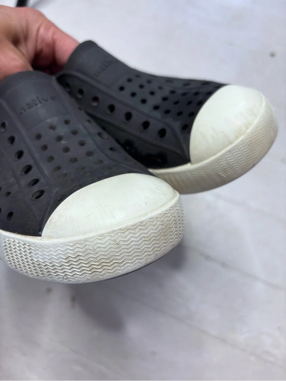 Native Shoes Jefferson Black White Waterproof Slip On Shoes Size 4 EUC